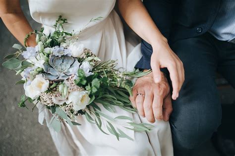 Why Getting Married in Your 30s Is a Great Idea .